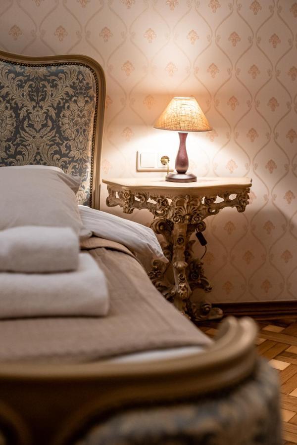 3 Bedrooms Royal Italian Style In An Austrian Building, Parking, Balcony Lviv Exteriör bild