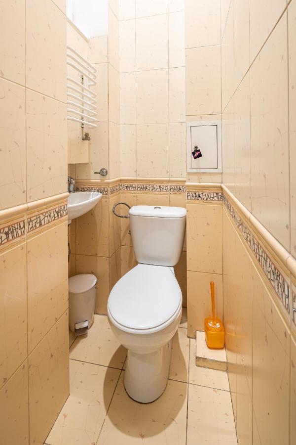 3 Bedrooms Royal Italian Style In An Austrian Building, Parking, Balcony Lviv Exteriör bild