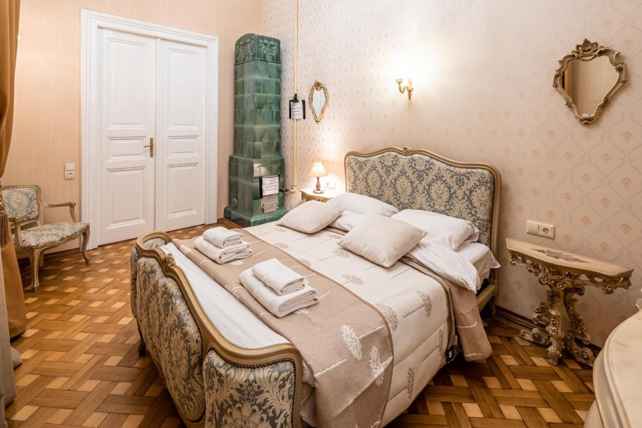 3 Bedrooms Royal Italian Style In An Austrian Building, Parking, Balcony Lviv Exteriör bild