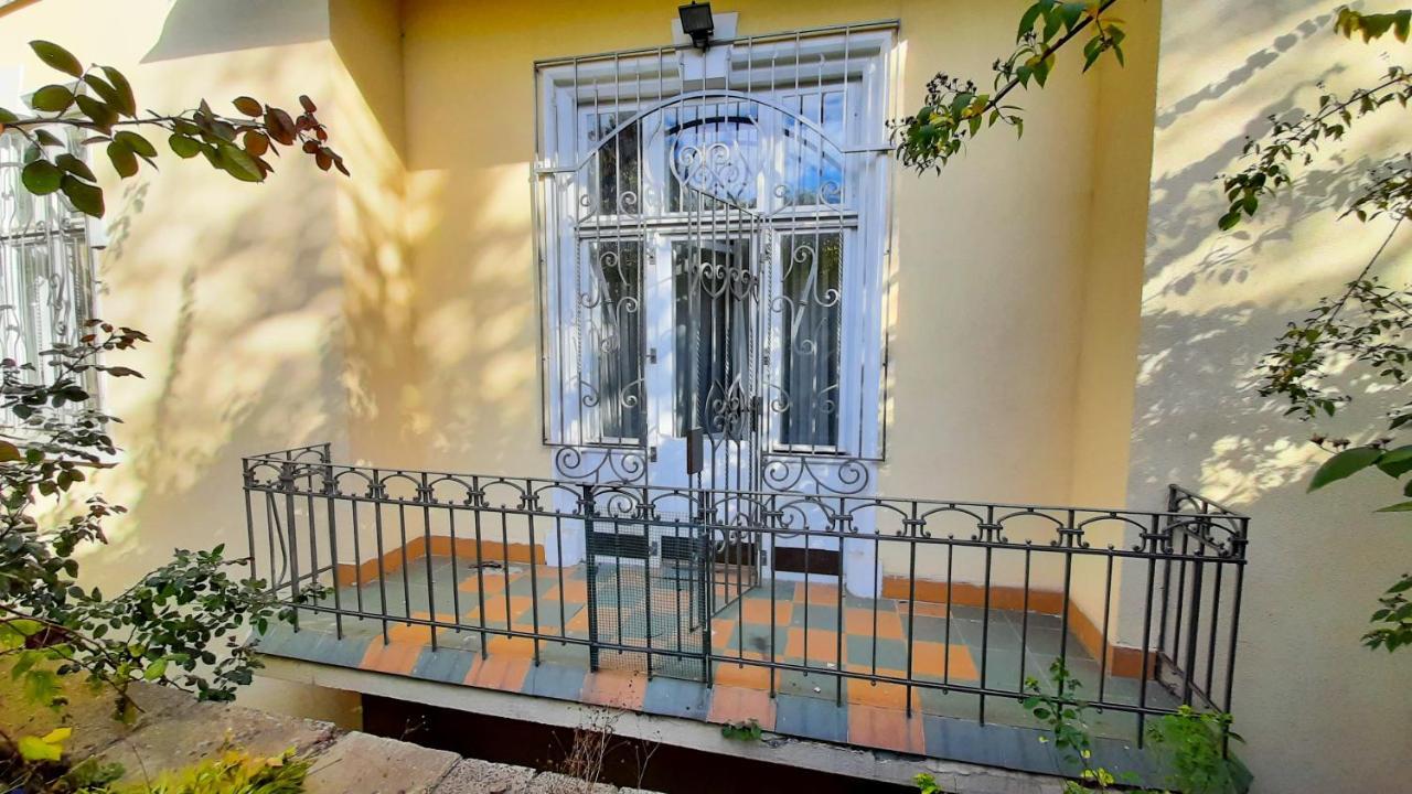 3 Bedrooms Royal Italian Style In An Austrian Building, Parking, Balcony Lviv Exteriör bild